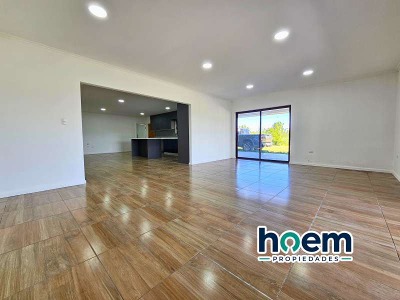 Parcela en Venta Con Moderna Casa, Cerca de Talca