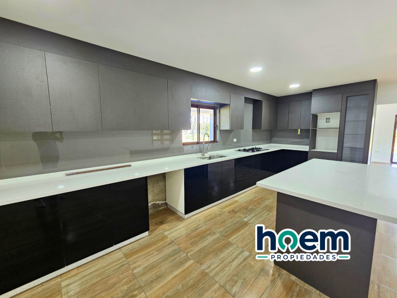 Parcela en Venta Con Moderna Casa, Cerca de Talca
