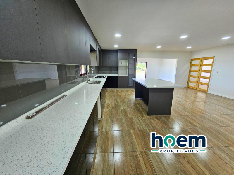 Parcela en Venta Con Moderna Casa, Cerca de Talca