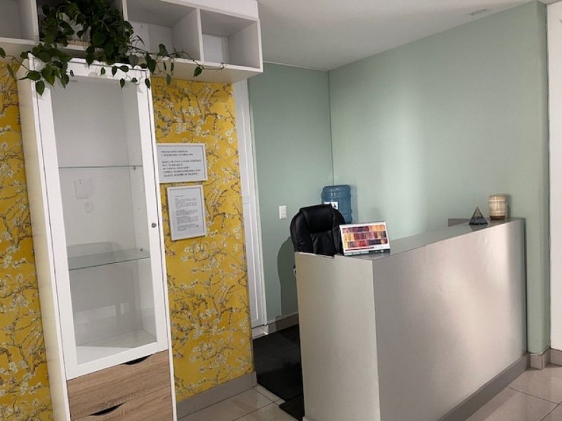 Se Evende Oficina Apta para Consulta Medica – Empresas