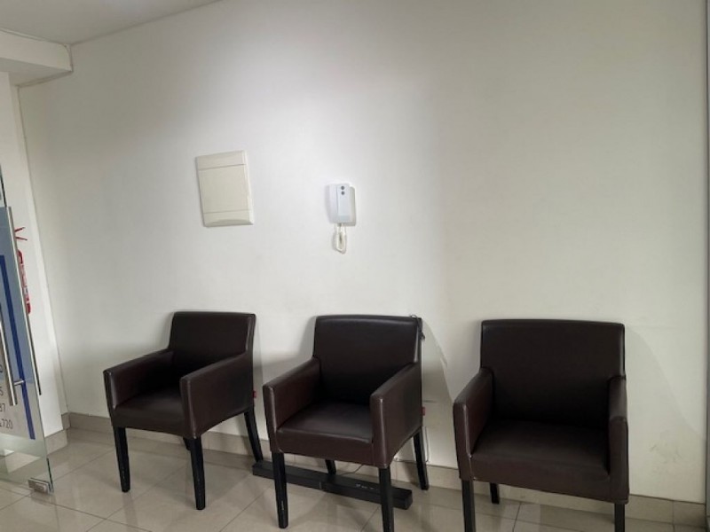 Se Evende Oficina Apta para Consulta Medica – Empresas
