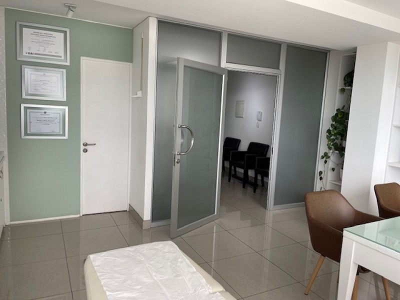 Se Evende Oficina Apta para Consulta Medica – Empresas
