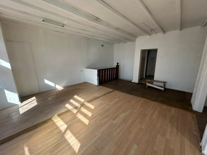 Amplia Oficina Comercial en el Centro de Valparaiso