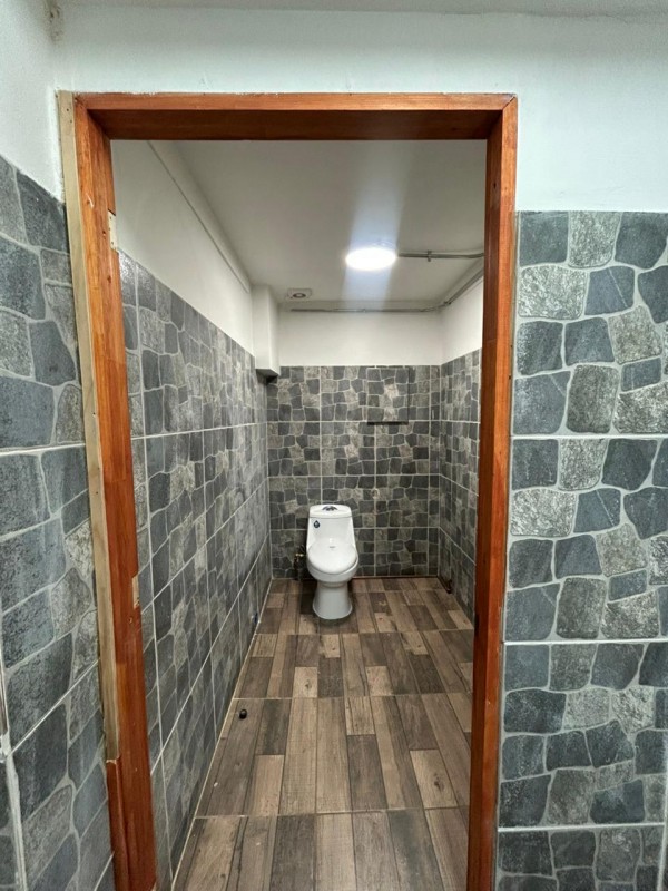 Amplia Oficina Comercial en el Centro de Valparaiso
