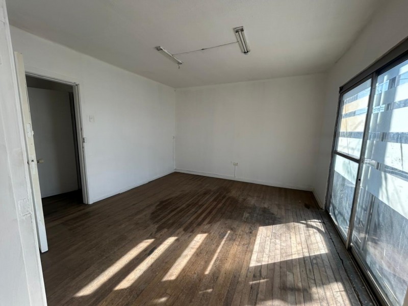 Amplia Oficina Comercial en el Centro de Valparaiso