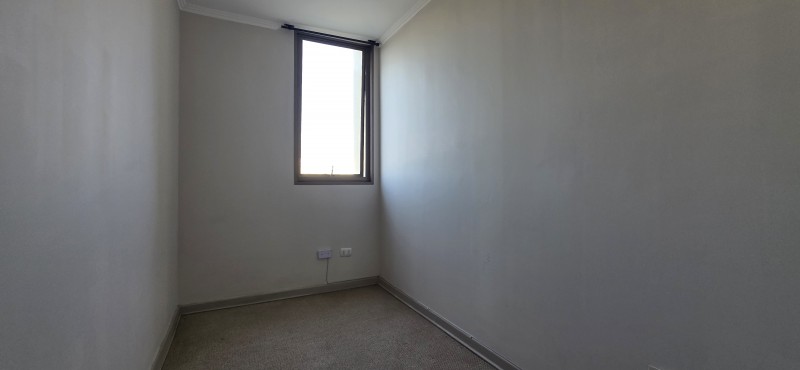 Departamento en 4° Piso, 2 Dorm, 1 Baño y Estacionamiento