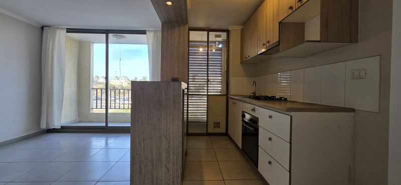 Departamento en 4° Piso, 2 Dorm, 1 Baño y Estacionamiento