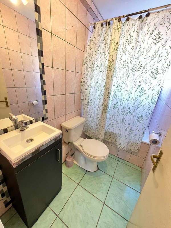 en Arriendo Casa de 2 Pisos Ubicado en Fernando Debesa.