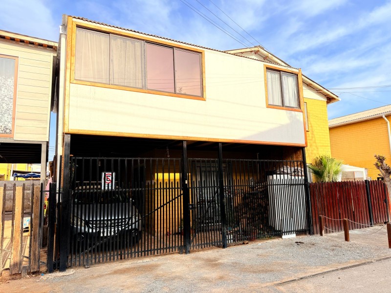 en Venta Casa de 2 Pisos Ubicada en Villa los Cristales Rgua