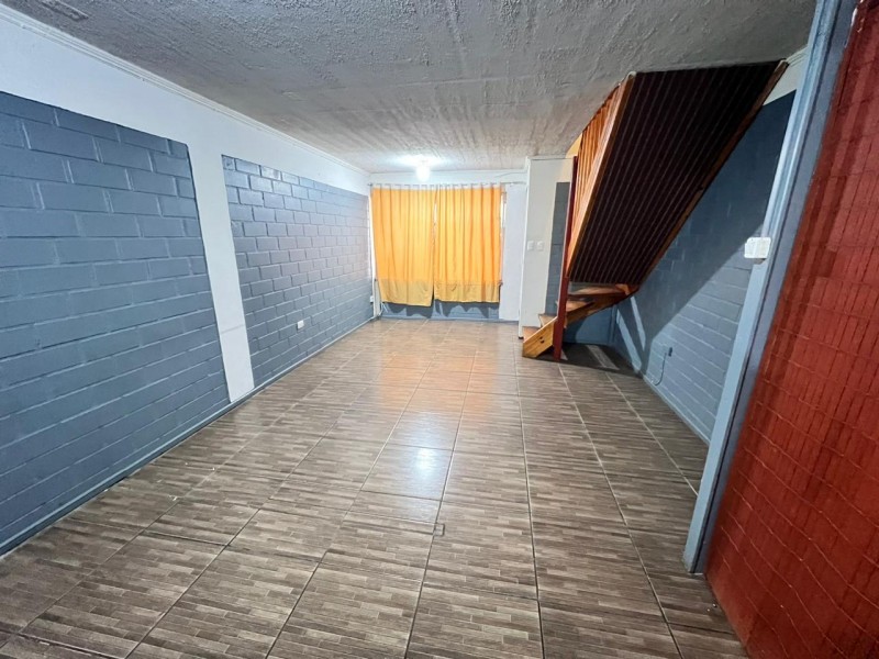en Arriendo Casa de 2 Pisos Ubicado en Fernando Debesa.