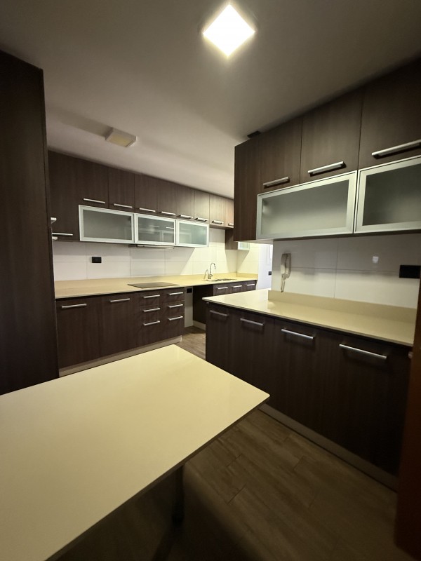 Arrendamos Departamento en Edificio Hacienda la Esmeralda