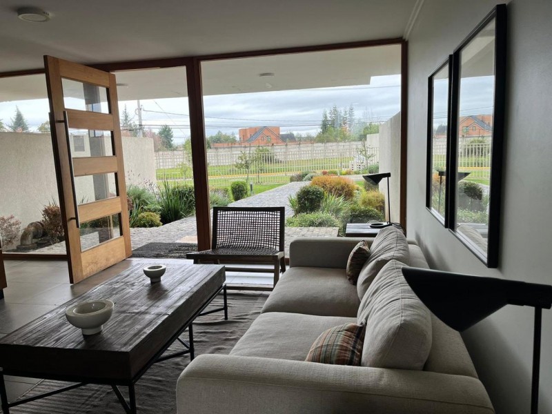 Arrendamos Departamento en Edificio Hacienda la Esmeralda