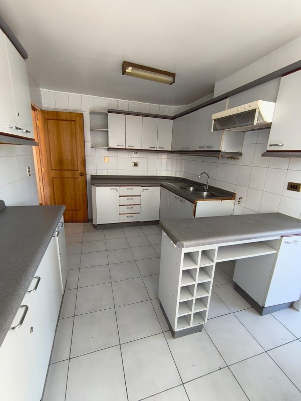 Vende Precioso Depto. Edificio Da Vinci en Viña del Mar