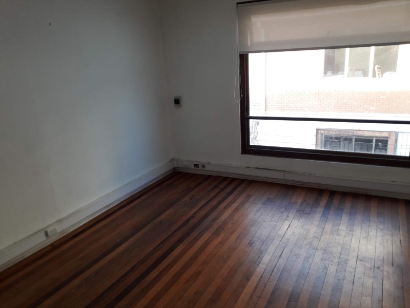 Arriendo de Oficina 10 1/2 Norte Esquina Libertad en Viña de