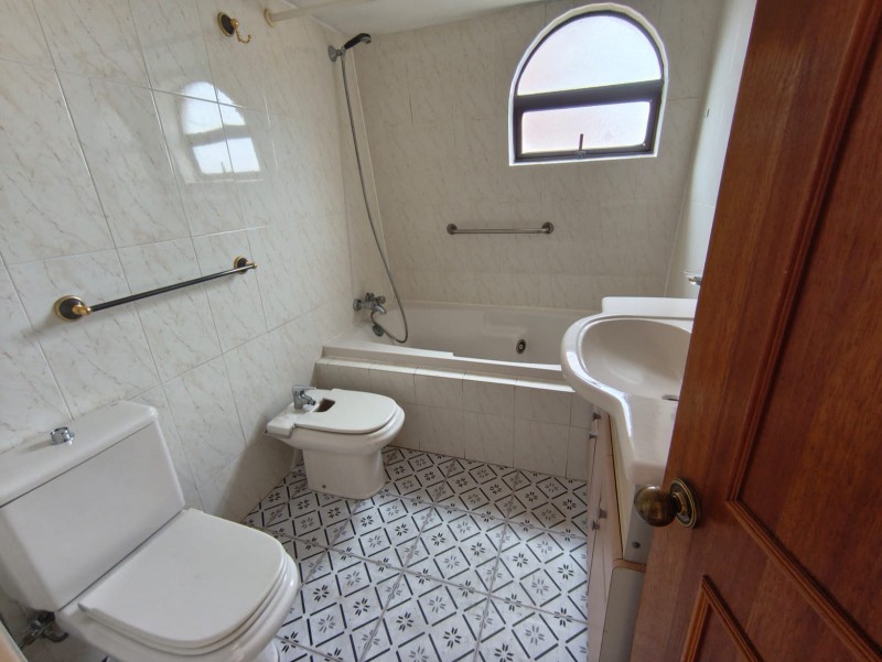 Vende Impecable Depto. en Sector Poniente de Viña del Mar
