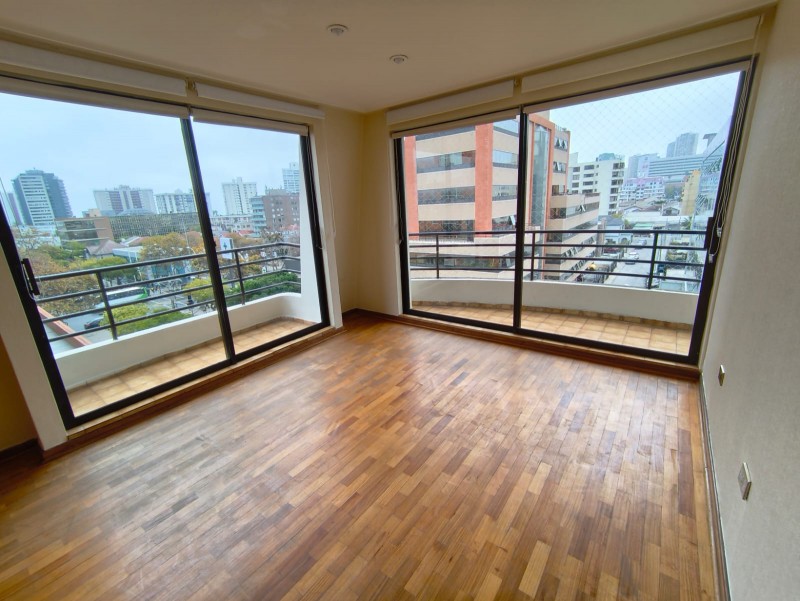 Vende Impecable Depto. en Sector Poniente de Viña del Mar