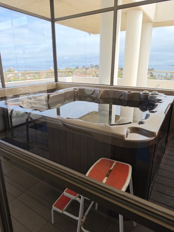 Vende Depto.edificio Miramar Viña del Mar