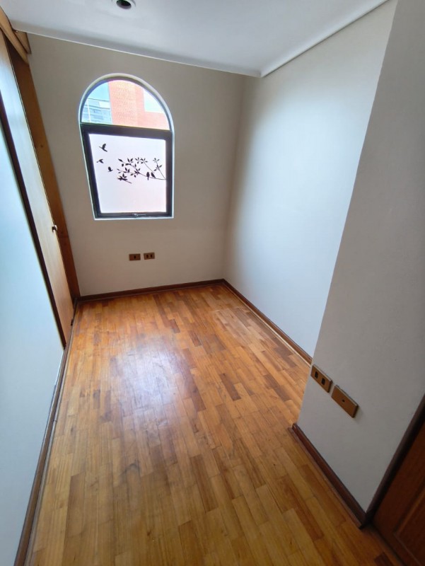 Vende Impecable Depto. en Sector Poniente de Viña del Mar