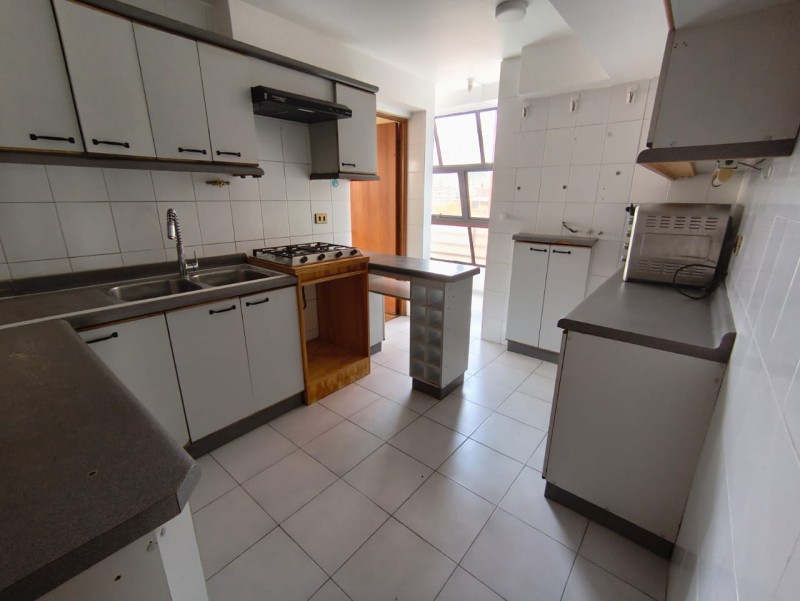 Vende Impecable Depto. en Sector Poniente de Viña del Mar