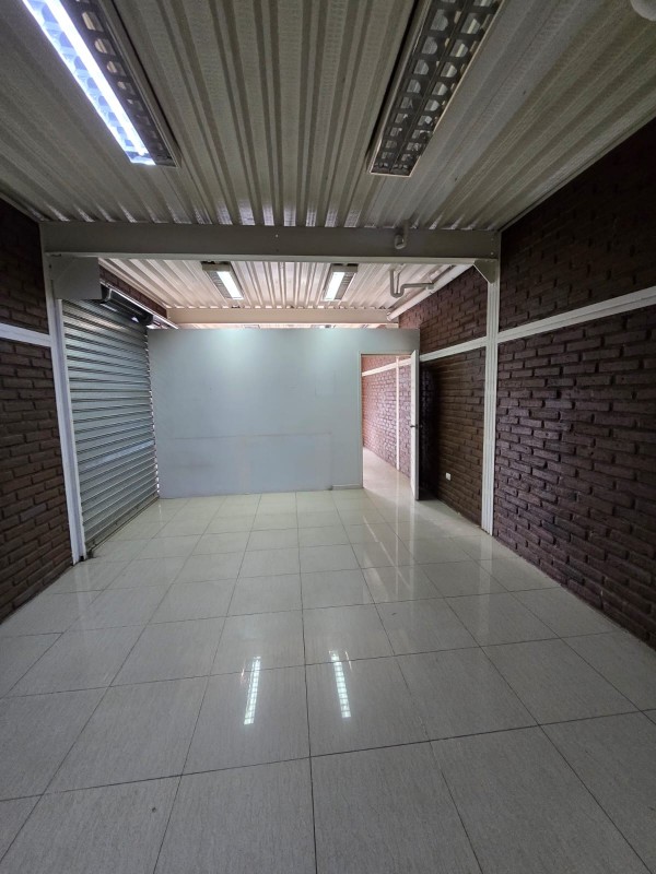 Se Arrienda Local Comercial en Calle Carmen, Curicó
