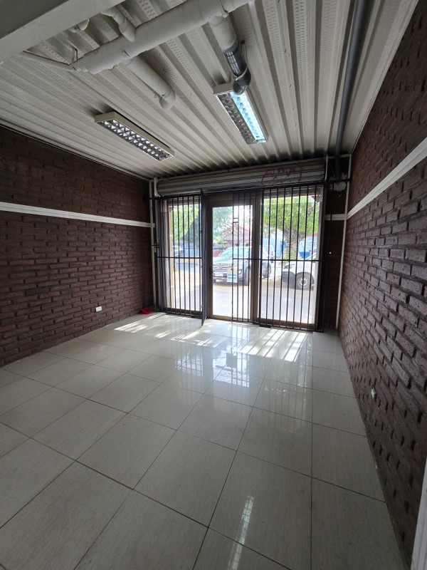 Se Arrienda Local Comercial en Calle Carmen, Curicó