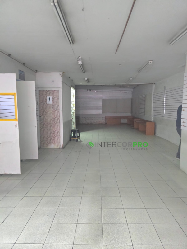 Se Arrienda Céntrico Local Comercial en Calle Yungay, Curicó