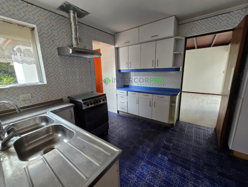 Se Vende Casa en Sector Av. España, Curicó