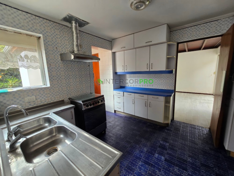 Se Vende Casa en Sector Av. España, Curicó
