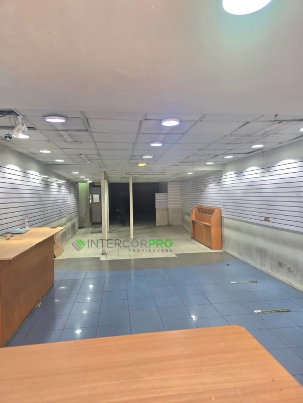 Se Arrienda Céntrico Local Comercial en Calle Yungay, Curicó