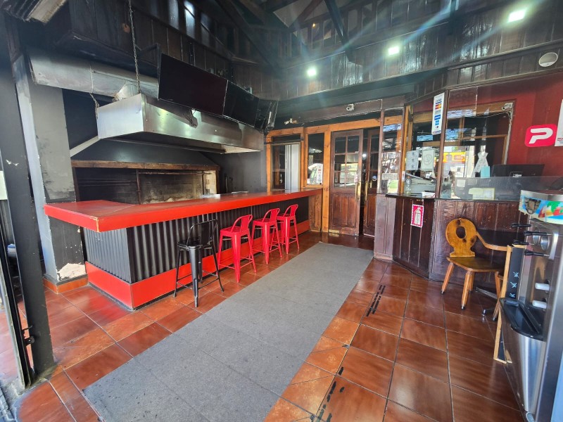 Se Arrienda Local Comercial en Calle Yungay, Curicó