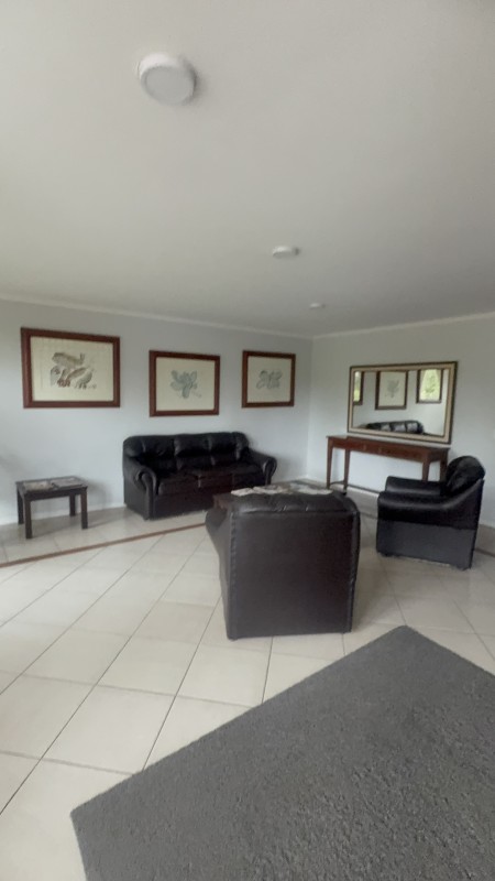 Exclusivo Departamento en Edificio Reyes de España – Av. Esp