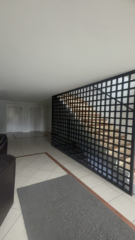 Exclusivo Departamento en Edificio Reyes de España – Av. Esp