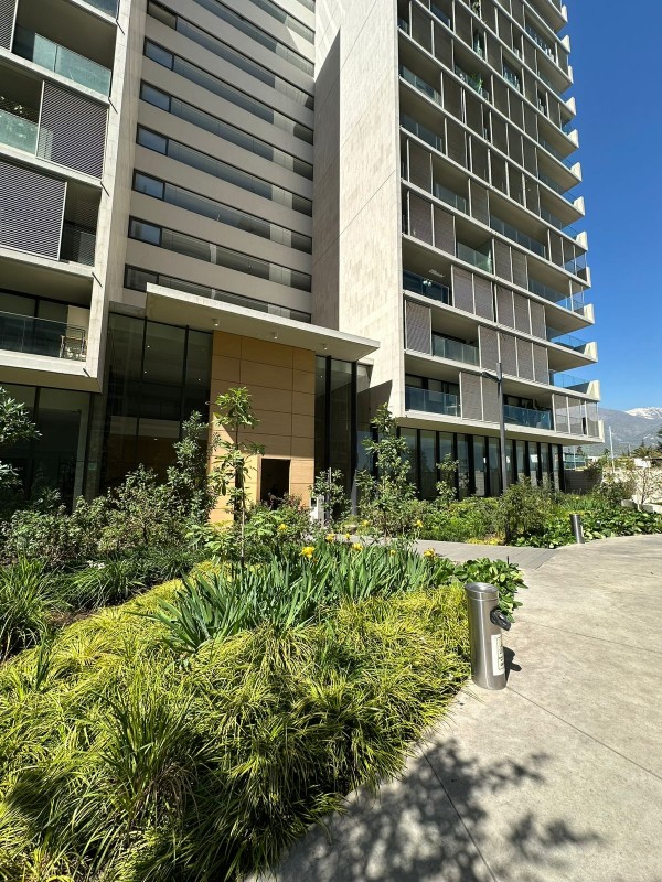 ¡oportunidad Única en San Damián! Lujo y Vistas en Vitacura