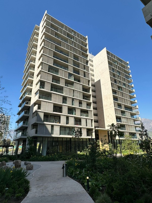 ¡oportunidad Única en San Damián! Lujo y Vistas en Vitacura