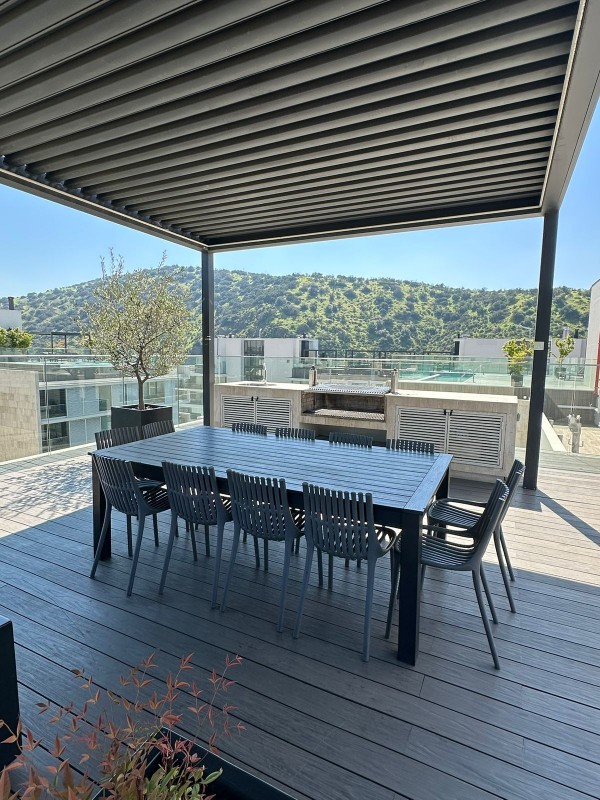 ¡oportunidad Única en San Damián! Lujo y Vistas en Vitacura