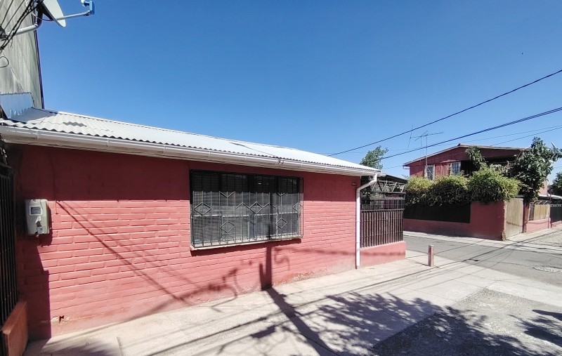 Casa en Venta 1.632 Uf 3 H 1B Sin Estacionamiento Colina