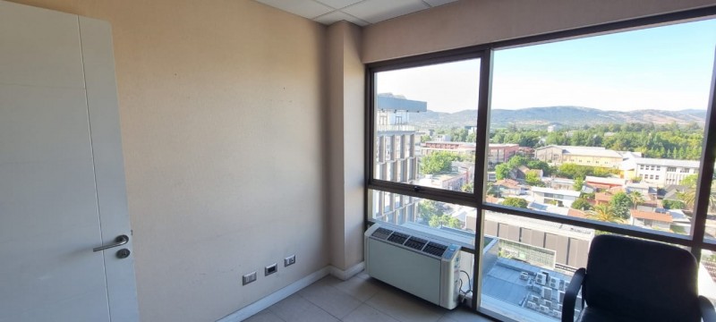 Arriendo Oficina Edificio Plaza Poniente