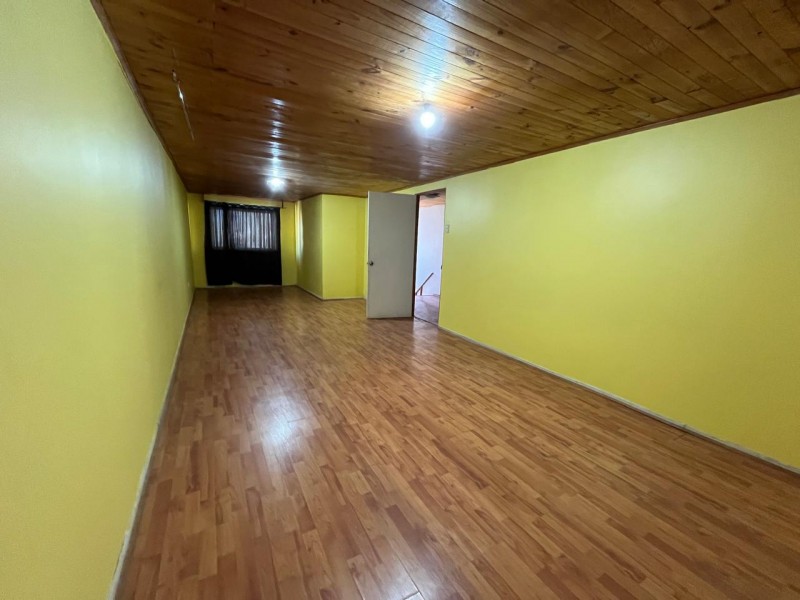 Se Vende Amplia Casa en Jardines de Rauquen