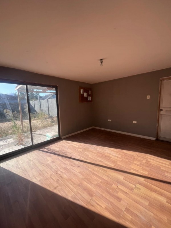 Se Vende Amplio Terreno Con Dos Casas