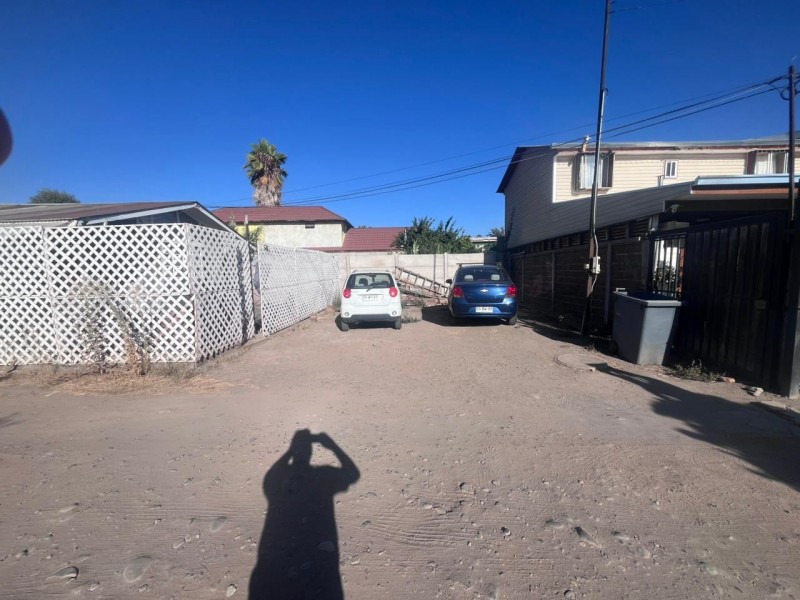 Se Vende Amplio Terreno Con Dos Casas