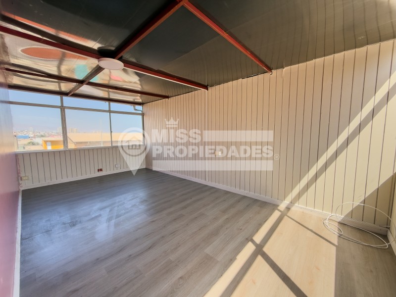 Se Vende Amplia Casa | Excelente Ubicación y Gran Metraje