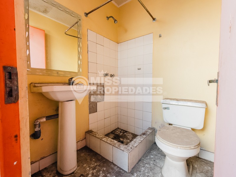 Se Vende Casa Con Local Comercial