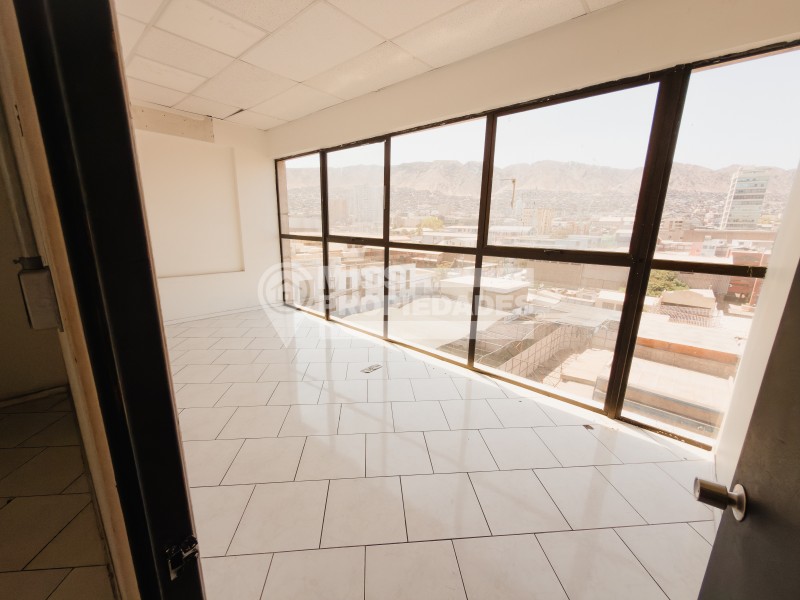 Arriendo | 4° Piso Corporativo en Edificio Matta