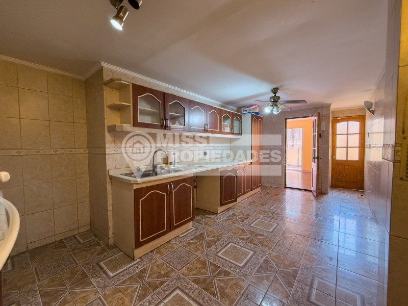 Se Vende Amplia Casa | Excelente Ubicación y Gran Metraje