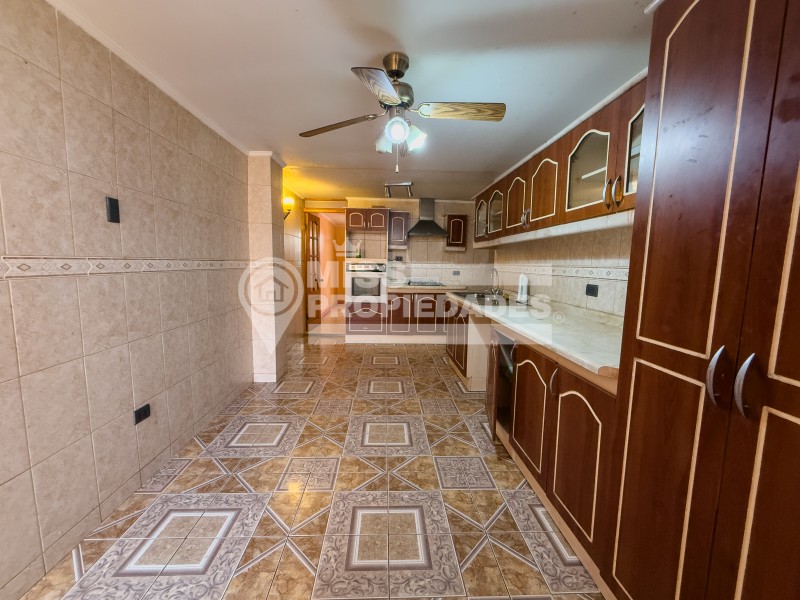 Se Vende Amplia Casa | Excelente Ubicación y Gran Metraje