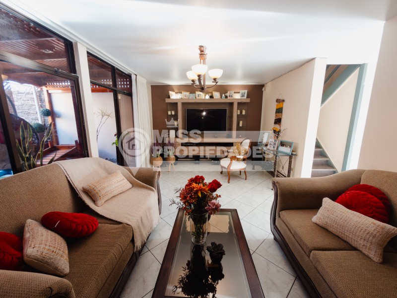 SE ARRIENDA CASA EN VILLA LOS AROMOS - ANTOFAGASTA