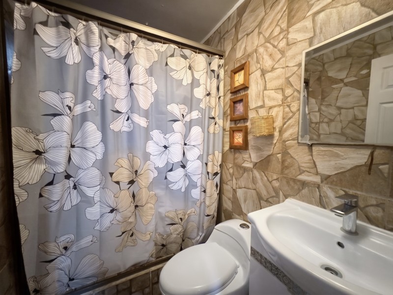 Venta — Casa 5 Dorm. + Oficina | Condominio Cordillera