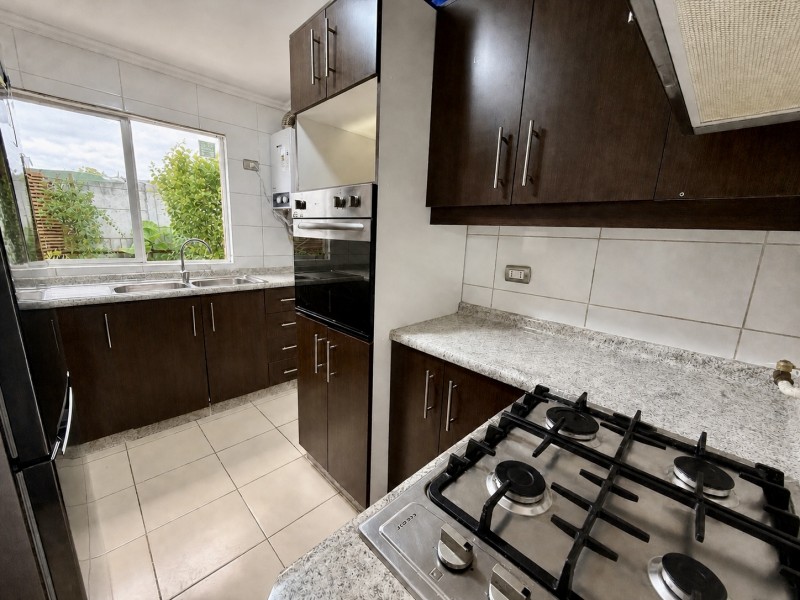 Casa 3D3B, Box Independiente y Patio Techado, los Ángeles