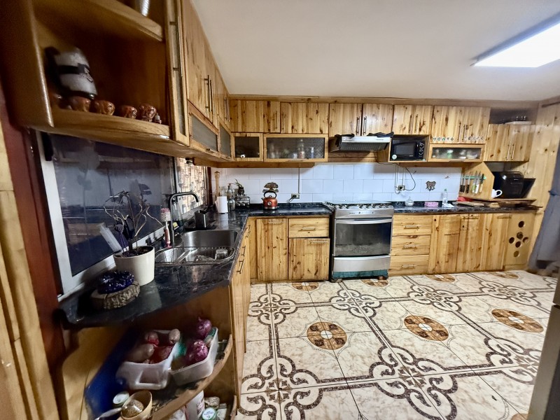 Venta — Casa 5 Dorm. + Oficina | Condominio Cordillera