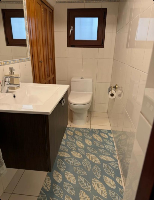 Hermosa Casa de Tres Pisos en Ñuñoa, Condomio, Remodelada.